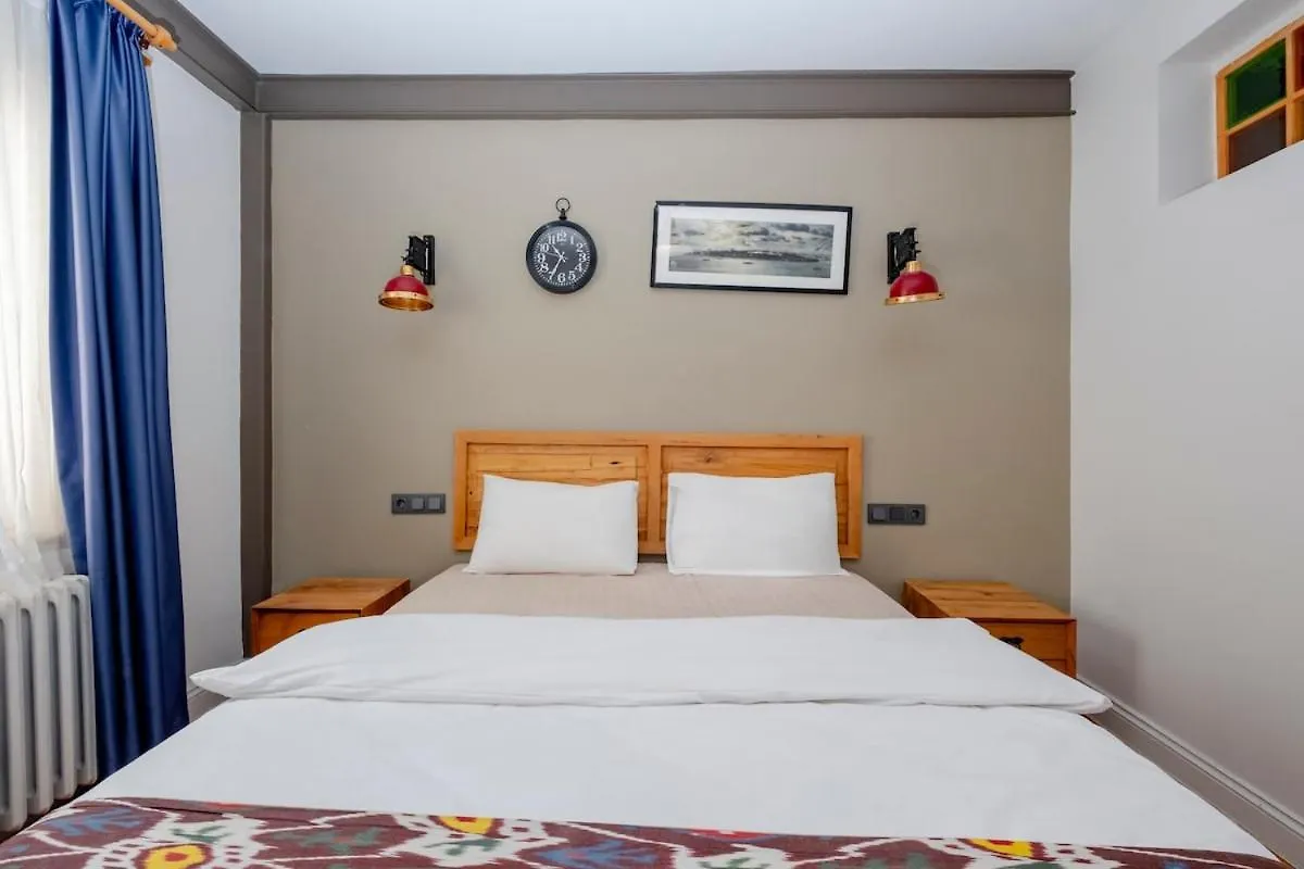 Cosy Apartment With Lofty Ceilings Istanbul Turkey